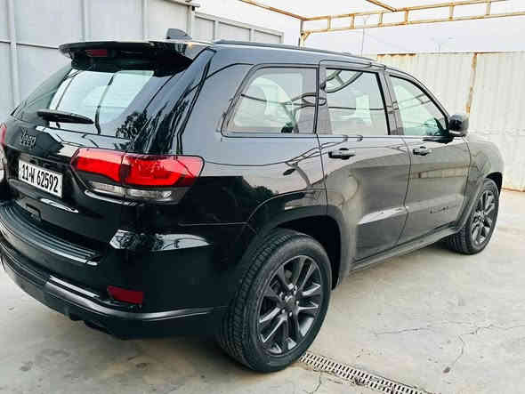 للبيع جيب اكراند سيروكي موديل 2018 وارد امريكي الفئه ..s.. السياره بدون حادث تقريره سرقه قطعه وحده هيه الجاملغ الامامي بدون ايرباك البجم كبس مكينه 3600 فو مواصفات السياره رقم بغداد الدولي انكليزي م ***********
