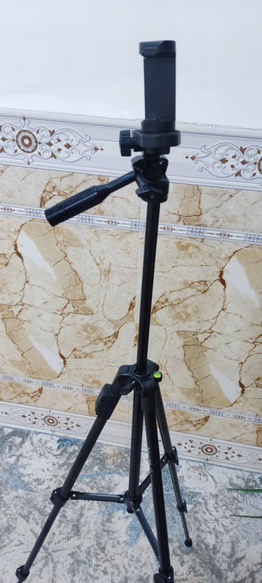 مكلفه بالنشر 
بنيه رادت تفتح مشروع وبطلت 
ستاند تصوير متين جديد مامستخدم ماخذته ب٢٥
الي يفيده يتواصل وياها على هذا الرقم 
***********
