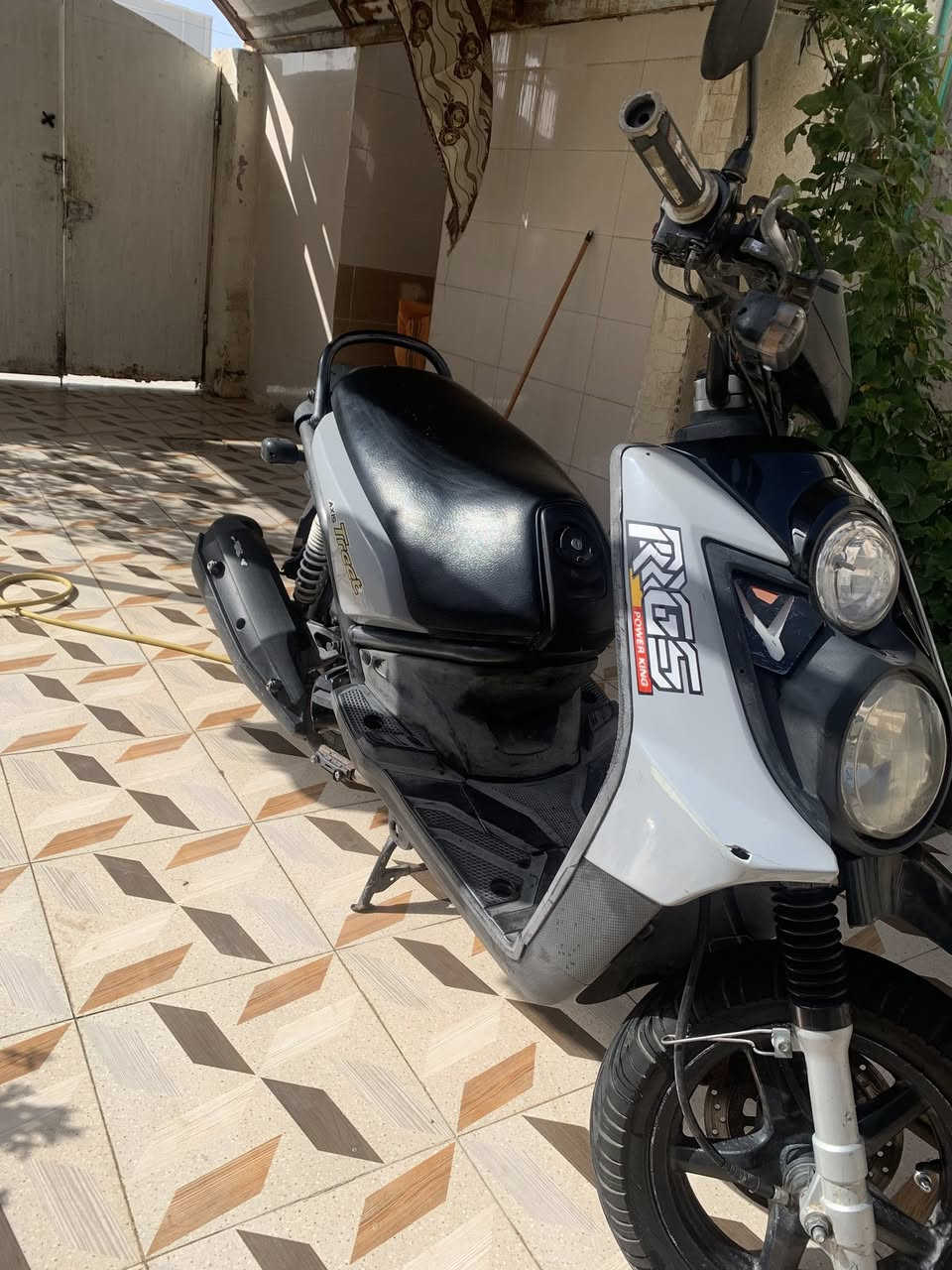 السلام عليكم دراجة للبيع مكفولة العنوان واسط نعمانية ***********
