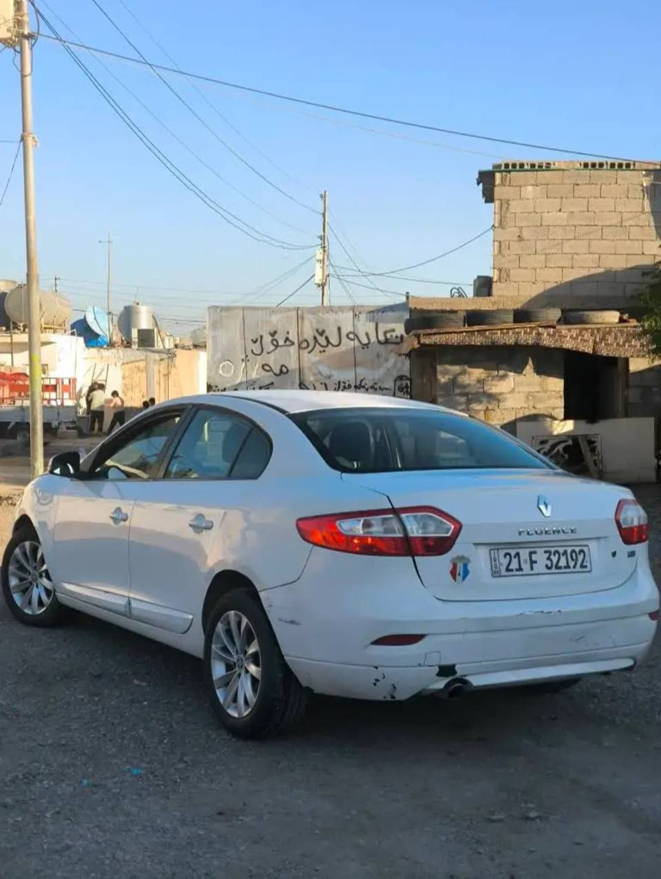 ڕینۆ فلۆنس ٢٠١٥ 
گێڕ و مەکینە بەشەرت 
سەنەوی تا ٢٠٢٨ تازەیە و بەناوی خۆمەوەیە
بێ تەقە و ڕەقە
سێ پەڵە بۆیاخی بچووکی هەیە بێ دەعم بێ ناوگرتن بێ ئێرباگ،،،
ویل کەپ و سوکان ڤۆلێۆم حاسە و بلوتوس
مەکینە ١٦ و مەکینەی سێنترایە
سعری ٨٥ گەڵا و کەمێک معامەلە
0771 993 1786
*********** بنجوين, السليمانية
