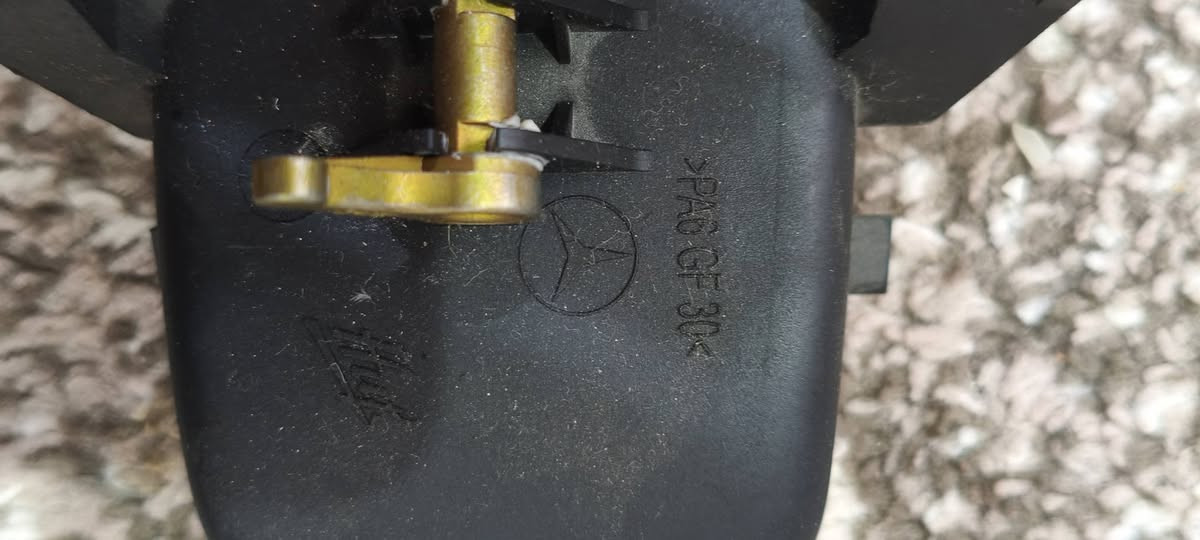 دەسکی یان یەدەی دەرگای ماردڕسیدس e320 بێ کێشەیە نەشکاوە نرخی ٢٥ هەزار و معاملە شوێن هەولێر أربيل, العراق


**إذا كنت صاحب هذا الإعلان وتريد حذفه لأي سبب، رجاءا أرسل رسالة إلى الدعم الفني**