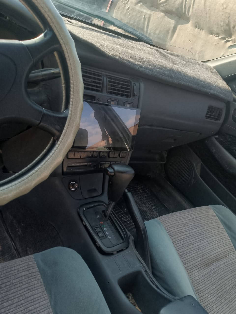 سلام عليكم كرونا موديل ٩٢ سياره جديده كير ومكينه وحداديه وتخم تاير خير من الله تبريد  رقم بغداد المكان نجف ناحيه العباسية استفسار على الرقم ***********
