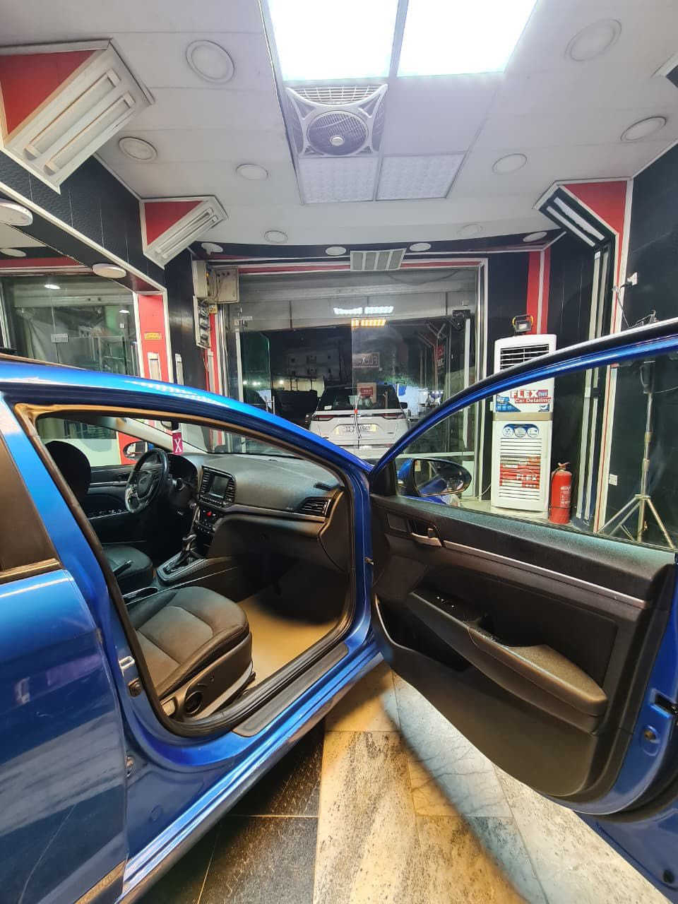 السلام عليكم
النترا موديل 2017 وارد امريكـي

فول مواصفات  محرك 2000 دوش

فتحة، بصمة، كشنات تدفئـة 

3 أنظمة  قيادة، ECO -NORMAL-SPORT

تحكم ستيرن، رادارات جانبية، 

داخل اسود 

كير ومحرك مكفـولات

رقم اربيـل وبأسمي وسنويتـها للـ2029

منطومة تبريـد كاملة شادلها ميكانيكي يعني ماكو فصلة وتبويـخ بالازدحـام ..

ماشيـه 100الف ميل

صـور الحادث بالتعليقات 

بيـها 4 قطـع (جاملغ وبنيد مـال امريكا )

(وجاملـغ خلفي ودوسة باب الصـدر هنا بالعراق )

السعر  123 وبيهه مجال بسيـط ..

مكان السيـارة بغداد 

***********
