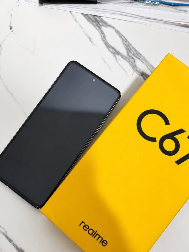ريلمي c67  ذاكره 256 رام 12 بطاريه 5000 فول موصفات السعر 190 تواصل ***********
