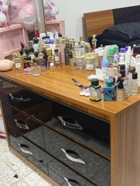 غرفة نوم للبيع 6 قطع الكنتور 6 أبواب سرير مخزن  07717726999
