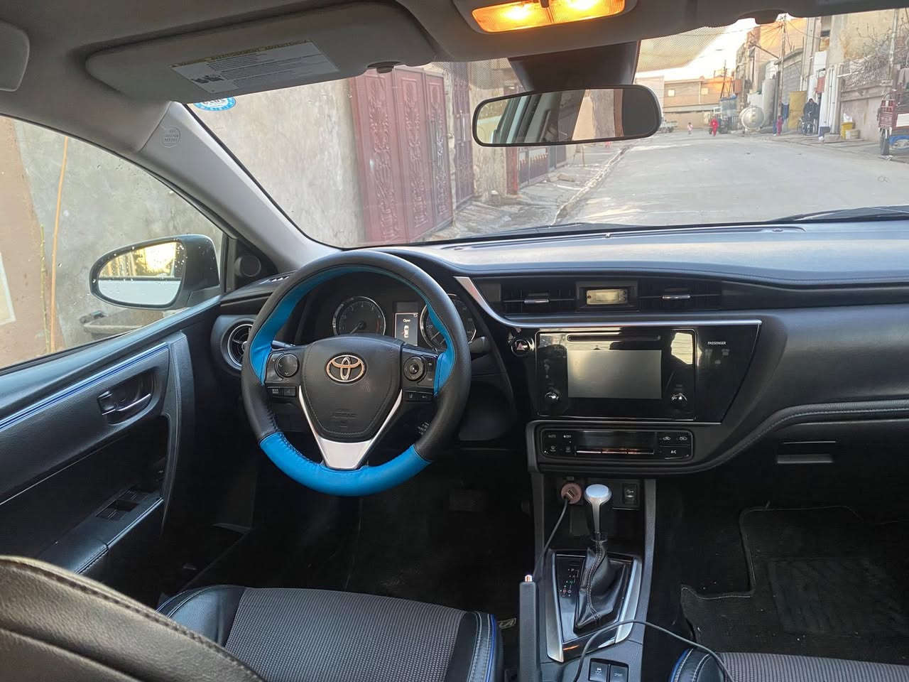 سياره كورلاء2017
سياره نضيفه  
بدون دواخل
فقط البونيد تبديل تجاري او خلف باب الصايق صبغ السعر145 المكان كركوك رقم الموبيل
***********
