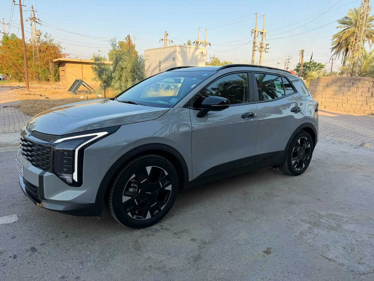 كيا سبورتج  2026
الشكل الجديد – نص مواصفات بنوراما 
المواصفات العامة:
🚗 الموديل: 2026
🔧 المحرك: 2.0 لتر بنزين
📉 العداد: 10.000
📍 اللوحات: بغداد باسمي 
🛡️ ضمان شركه نيم :5 سنوات أو 100,000 كم 
أبرز المواصفات:
• تشغيل بالبصمة
• شاشة أصلية تدعم Apple CarPlay
• عداد سرعة ديجيتال
• مقاعد مخمل أسود يدوية
• 2 إيرباك
• مصابيح أمامية LED زينون
• إضاءة خلفية LED
• رادار جانبي لتعزيز السلامة
• عجلات رياضية 17 إنش
• مرايا كهربائية مع إشارات
• حساسات أمامية وخلفية
• كاميرا خلفية
• تبريد شاشة منفصل
• تحكم كامل من الستيرن
• سايد بريك كهربائي
• أوتو هولد
* السعر  245$
📞  ***********
📍ديالى _ المقدادية
