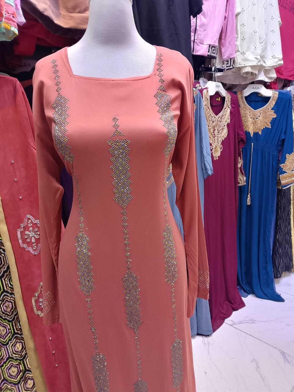 اسعار مناسبه وجوده عاليه 
والوان راقيه 
بعقوبة التحرير الفلكه الأخيره سنتر التحرير 
محمد الامين 🩵


**إذا كنت صاحب هذا الإعلان وتريد حذفه لأي سبب، رجاءا أرسل رسالة إلى الدعم الفني**