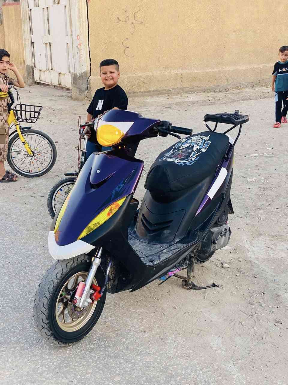 ماكس عدله ب450 وبيه مجال
سلام عليكم ماكس عدله للبيع الدراجه مناقصه اي شيء 
كامله من كلشي كهربائيات كله كامله ومختم وتايرات جدد شادهن دراجه عليه ويلات تزويد+ دبل امامي + دبل خلفي + صالنصه رياضي SC دراجه شلعه ومعدل طياره تخبل واحله من الصور سعره 450 وبيه مجال للشراي مكاني بابل محاويل رقمي :***********
