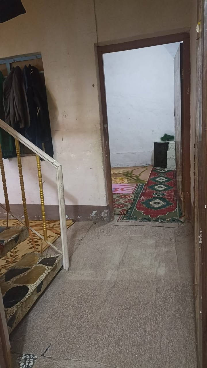 دار طابو صرف
دار،للبيع طابو ملك
بناء،قديم بس ينكسن بي
العنوان حي العسكري العابد
مساحه100متر،عكاده طابوق طابق واحد  على شارع تبليط  يتكون من طارمه وغرفه وصاله واستقبال ومطبخ وصححيات
السعر80قابل لتفاوض
للتواصل والاستفسار ارجو مراسلتنا واتساب  *********** 
نحيطكم علماً لانستقبل الاتصالات المباشرة راسلنا واتساب وتدلل
