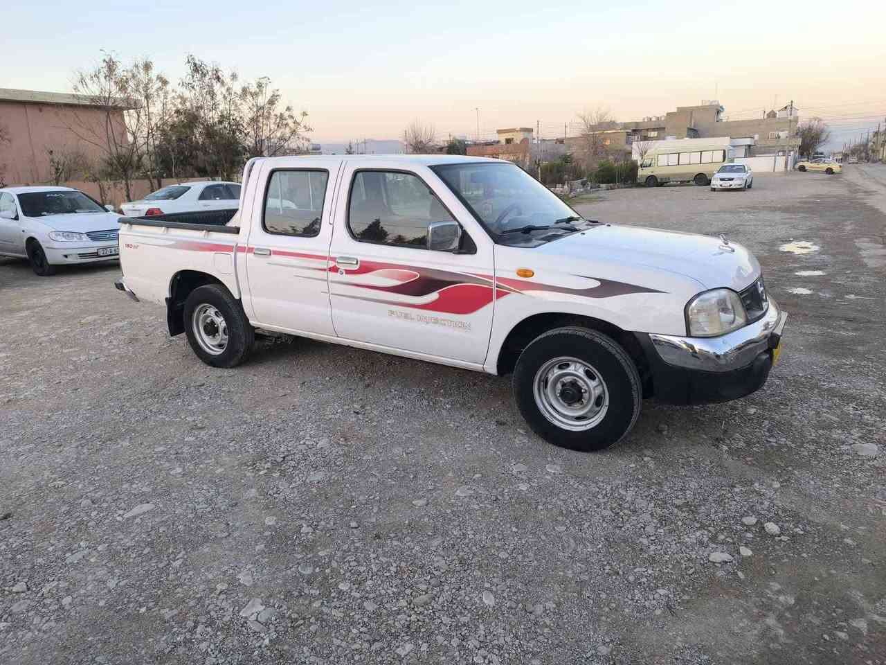 نیسان 2006 ناو سور سەنەوی تازە بەسەر چوە ژینگەی 

پێشتری داروە سەیارەکە کەجوانو مەزبوتە
قفڵ مەرکەزیە بۆیاخی نیە بەس ساردو کارتی هەیە
نرخیش 118 گڵاو مەعمەلە
بۆزانیاری زیاتر پەیوەندی کە ژم، *********** ڤایبەریشی لەسەرە
