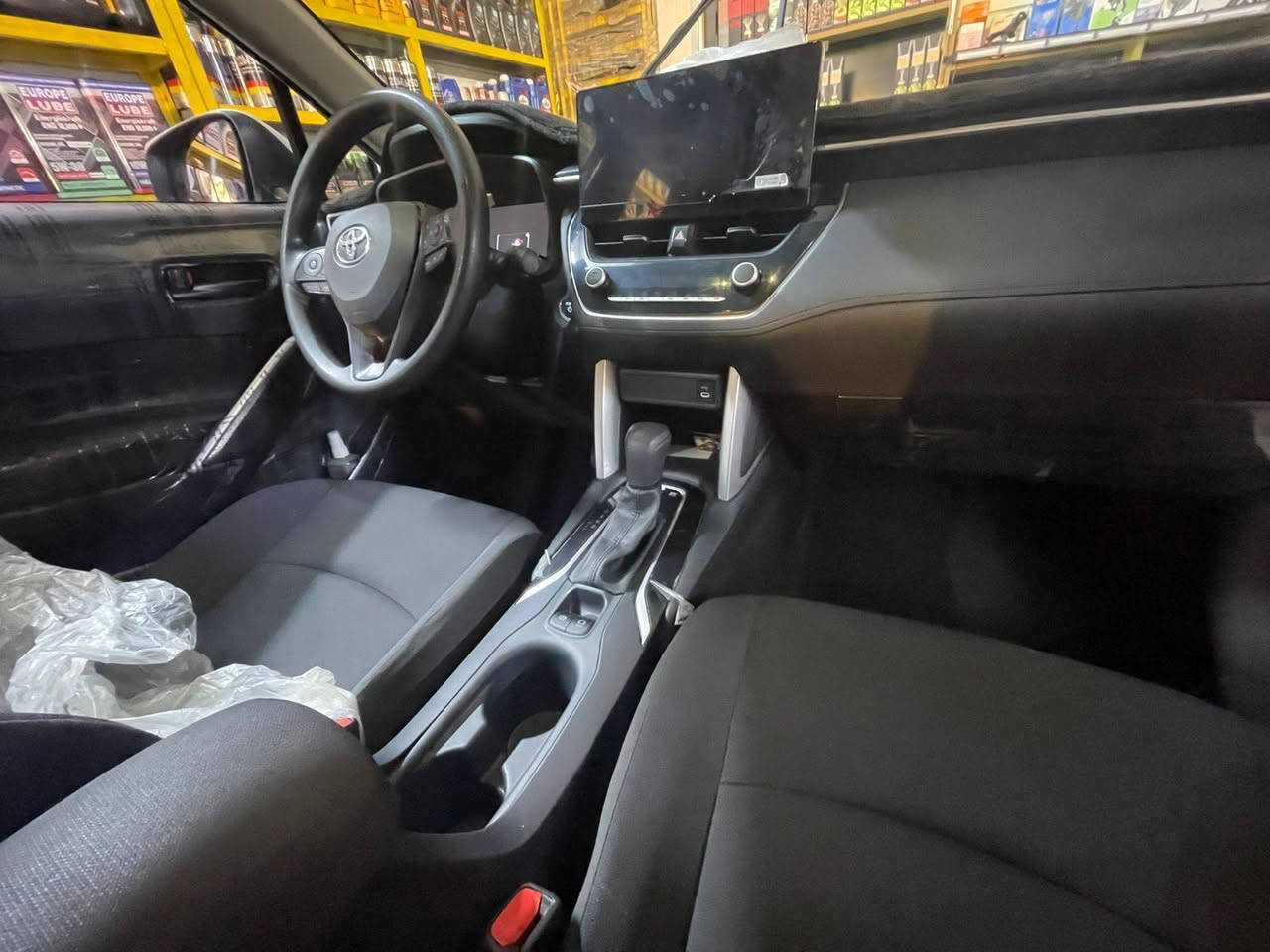 السلام عليكم ادمن بله زحمه موافقتك                         عمي سياره مكفول من البجم للبجم اليدور جديد هاذه وهاي تفاصيله 🌹تويوتا كورولا كروس هايبرد 2025 🌹�
⚡️ السياره ماشيه 32 الف 

⚡️ موديل 2025

⚡️ حجم المحرك 4Cylinder 2.0L 

⚡️ مرتبط بناقل حركة أوتوماتيك 

⚡️ بقوة 169 حصان 

⚡️ مفتاح التشغيل بصمة 

⚡️ دفع ثنائي FWD 

⚡️ سلايد روف

⚡️ اريل نفكيتر 

⚡️ رادار 

⚡️لايت هالوجين 

⚡️ حجم الاطار 215/60R17 

⚡️ ويل كب 17

⚡️ 4 دسك

⚡️ حساسات ضغط الاطارات 

⚡️ اشارة في المرايا الجانبية 

⚡️ ماسحة خلفية 

⚡️عدد AIR BAG 7

⚡️ هاند بريك كهرباء 

⚡️ ا ABS 

⚡️ دشبول شاشة ديجيتال

⚡️ مثبت السرعة Cruise 

✨ تحكمات مقود

⚡️ ا Bluetooth / USB 

⚡️مخرج منفذ الطاقة 

⚡️فحص نظام السيارة 

⚡️تتسع المقصورة ل 5 ركاب

✨المقاعد مخمل 

⚡️ مثبت مقعد الطفل ISOFIX 

⚡️ تبريد شاشة 

✨ قطعتين تبريد

⚡️ أوتو هولد Auto Hold 

⚡️ نظام تحديد المسار 

⚡️ نظام مانع الانزلاق 

⚡️ تطعيم الدواخل ألمنيوم

🔹السعر٢٧ وبيها مجال بصيط

مكان السياره بغداد

رقم‏‪***********رقم

***********
