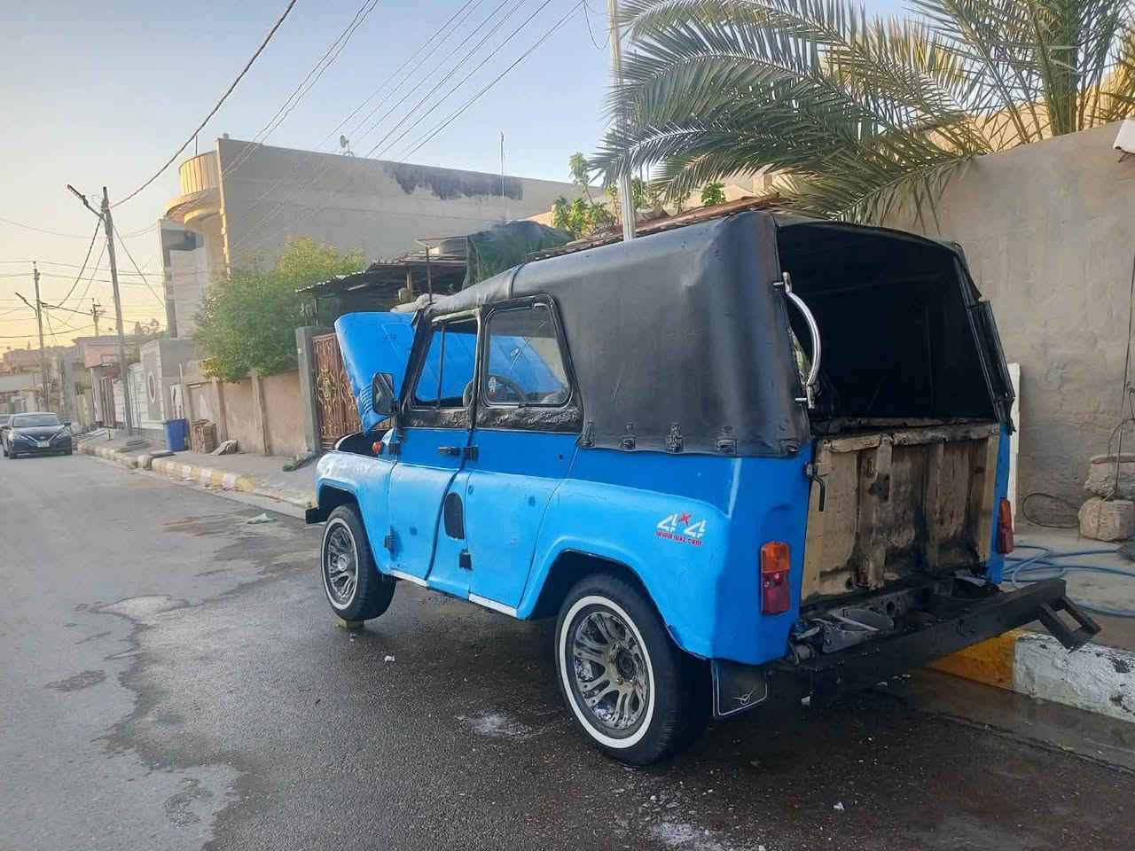 السلام عليكم 
للبيع واز 88 مكينه ونجي كير بيها تبخير أوتوماتيك السياره تحويره كامله ما عدا الاستيرن  شويه ثكيل السعر2300 وبيها مجال قليل ***********
