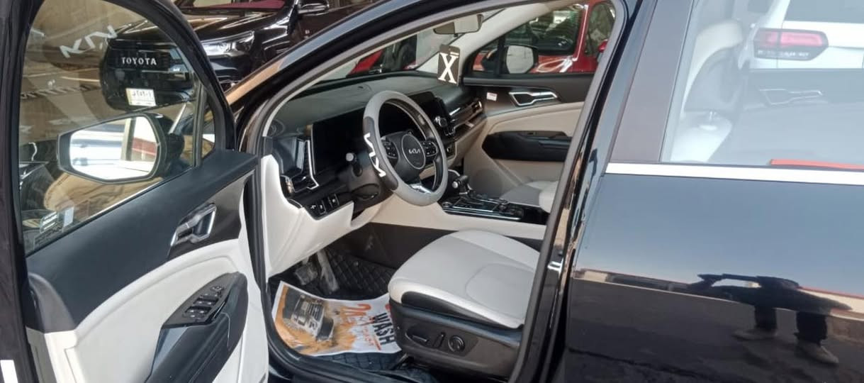 السلام عليكم كيا سبورتج موديل 2023 وارد امريكي الضرر بنيد وجاملغ ايسر بدون ايرباك بدون دواخل  ماشيه 40الف جاهزه السياره على وضع الشركه فول ماعده الفتحه  بصمه تشغيل عن بعد بعد بيها اهواي موصفات معروفه مكان السياره بغداد الدوره الشراي يتصل ويدالل موبايل *********** واتساب متواجد السعر 205
