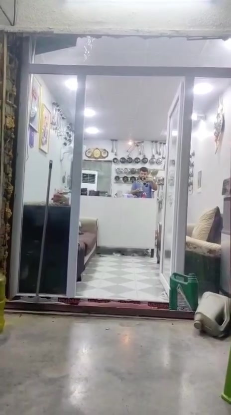 السلام عليكم البيع براد افيام اربع فحمات سلف 
شغل حمودي سمند صوت هجم ابواقه سوريه 
مكلف بل نشر هاذه رقم صاحبه خابرو ومايقصر 

‭0773 020 9062‬
