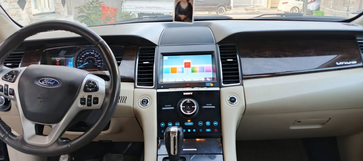 سلام عليكم 
فورد تورس ليمتد فول للاخير
الموديل :2019
ناقل السرعة ؛أوتوماتيك سبورت
عدد السلندرات ؛ 6 سلندر
حجم المحرك: 3.5L
القدرة الحصانية ؛ 263hp
نظام الدفع ؛ امامي
الدواخل:7الوان
بصمة ابواب وبصمة تشغيل+تشغيل عن بعد
نوع الفرش ؛ جلد - كهربائي - تدفئة - تبريد -كشن ذاكره -ستيرن تدفئة
وسادات هوائية ؛ 10 + 3 شاشة + رادار امامي وخلفي + حساسات
قياس الإطارات ؛ 19انش
السقف: سلايت رووف
مصابيح ؛ رأس متحرك - إضاءة LED  
رقم السياره // بغداد 
سعر//146// بيه مجال للشراي
مكاني// نجف // رقم
/  ***********
