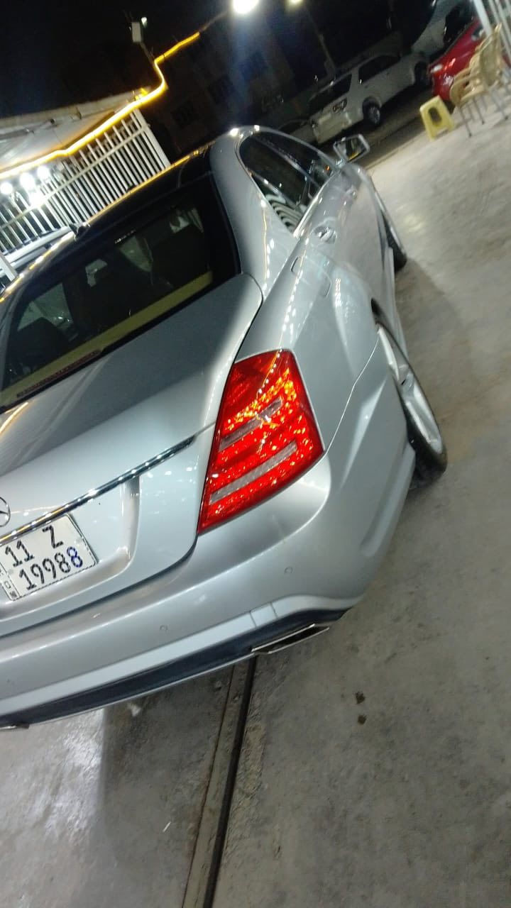 السلام عليكم 
مارسدس موديل 2011 
لون رصاصي 
فئه AMG S500
كفاله عامه السياره 
  بردات بلاديه 
ابواب شفط 
مري شفط 
بنو راما  
كشنات كهرباء 
خزن ميموري 
سايد بريك بصمه 
عدادات الكترونيه 
 ماشيه 43,000. حقيقي 
مغلفه نانو سراميك.PPF ب الامارات 
رقم مميز (19988)
ترقيم جديد 
السعر : 33,000
لتواصل ***********
العنوان بغداد الجديده
