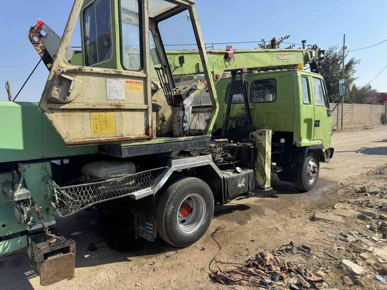 للبيع ازوزه 7 طن موديل 91 تخم تايرمكينه 14 مال فوزه جديده 
سلايتين السياره جاهزه للعمل ***********
