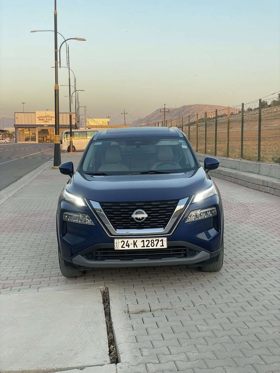 Nissan ROGUE كلين تايتل
نيسان روج 2023 فول موصفات 
3 سلندر 1.5 توربو
1. بانوراما 
2. لون نيلي مميز 
3. كفاله عامه 
4. ماشيه 41 الف كيلومتر
5. صندوق كهرباء 
8. حساسات 360 درجه + كأمره 
9. رادارت جوانب امامي خلفي 
10. بصمه تشغيل و ابواب 5 بصمه 
11. تشغيل عن بعد 
12. داخل لونين
13. كشنات هيتر
14. ستيرن هيتر
15. شاشه جبيره 
16. هند بريك بصمه 
17. اتو هولد 
18. اتو بارك 
19. تحديد مسار 
20. استيران D سبورت 
21. رقم دهوك باسمي تحويل مباشر 
22. مكان السياره زاخو/دهوك
23. الاستفسار *********** 
24. السعر١٨٣ ورقه
