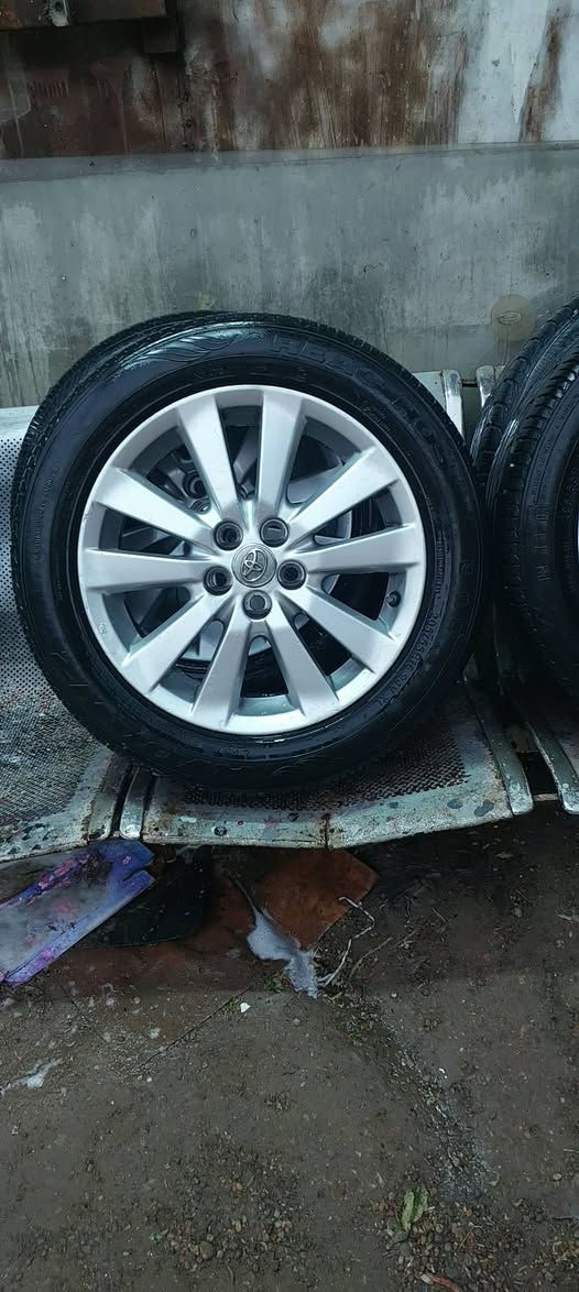 السلام عليكم تخم ويل كب كورلا حجم ١٦ اصلي شركه  وياله لا عواج ولا تصليح ولا الحيم تخم تاير نضيف كلش الربيع او مراوس مكان بغداد ***********
