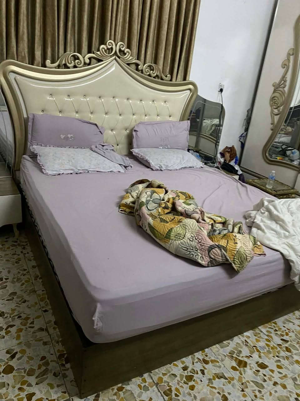 غرفه تركيه للبيع 11قطعه فقط كنتور يحتاجله سجه من جوه سعر275 وبيها مجال بسيط للعنوان بغداد الحرية


**إذا كنت صاحب هذا الإعلان وتريد حذفه لأي سبب، رجاءا أرسل رسالة إلى الدعم الفني**