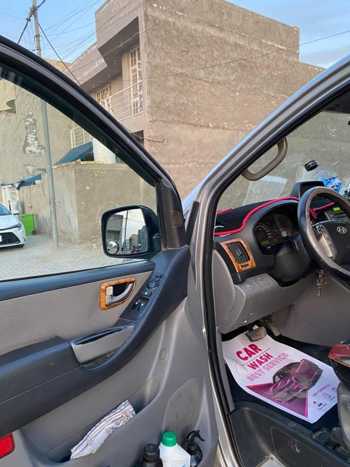 ستاركس للبيع موديل 2012  مسكر سبلاين 7 رقم ميسان
مكينه وكير خير من الله 

تخم تاير جديد 

حداديه خير من الله 

 حادثها قبق جنطه من كوريا 

داخل العراق  جاملغ خلف السايق وتبديل باب سلايت لا معجون ولا صبغ فقط تبديل يعني 3 قطع 

مداور ثاني يوم 

الشراي يدخل خاص وبيه خير ويدلل سونارها موجود بالصوره 

او الاتصال ع الرقم   ***********
