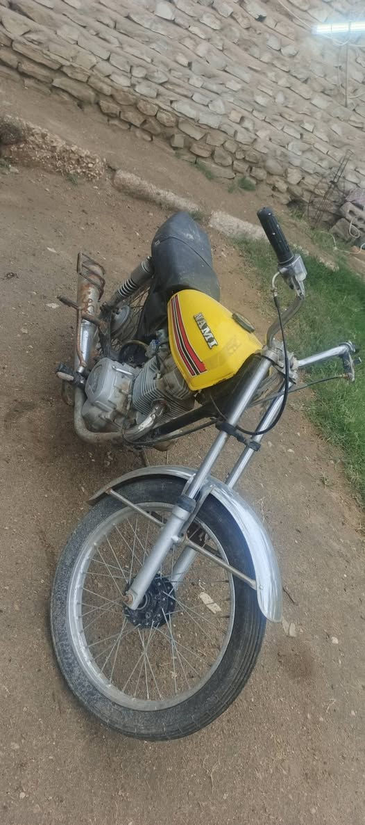 سلام عليكم 
دراجه مكينه مال ستوته وشاصيه ارشه شغاله تاركه ما بيه بريك  سعره ٢٠٠ مو شراي لا تراسل ملاحضه ابيع كلك


**إذا كنت صاحب هذا الإعلان وتريد حذفه لأي سبب، رجاءا أرسل رسالة إلى الدعم الفني**