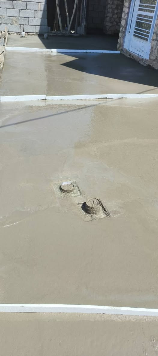 السلام عليكم
جزء من عملنه حفر رصف صب ناعم خشن 
صب حقول دواجن بيوت بيتونات صحيات خارجيه رباطات نكر صحيات 
الي يحب نصبله يتفضل خاص او تصال ***********
