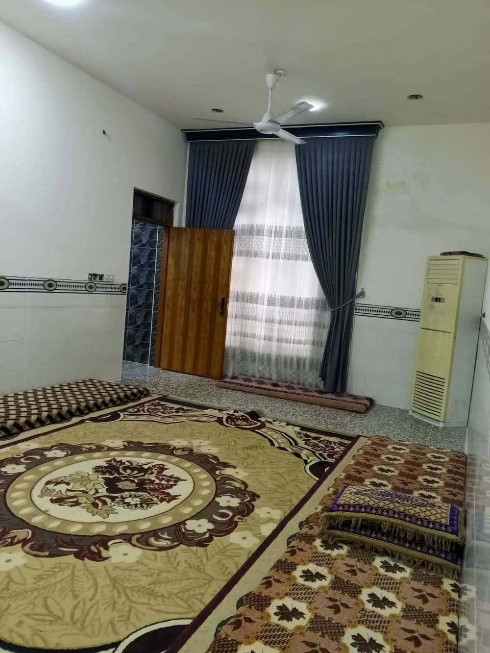 بيت طابقين للبيع مساحة ٢٥٠ م شارع ١٠ م الموقع حي الشهداء ب ٢١ الطابق الأول جاهز والطابق الثاني واصل للسكف السعر المعلن من قبل صاحب البيت ١٣٥ وقابل للتفاوض للاستفسار الاتصال على الأرقام التالية
***********
***********
