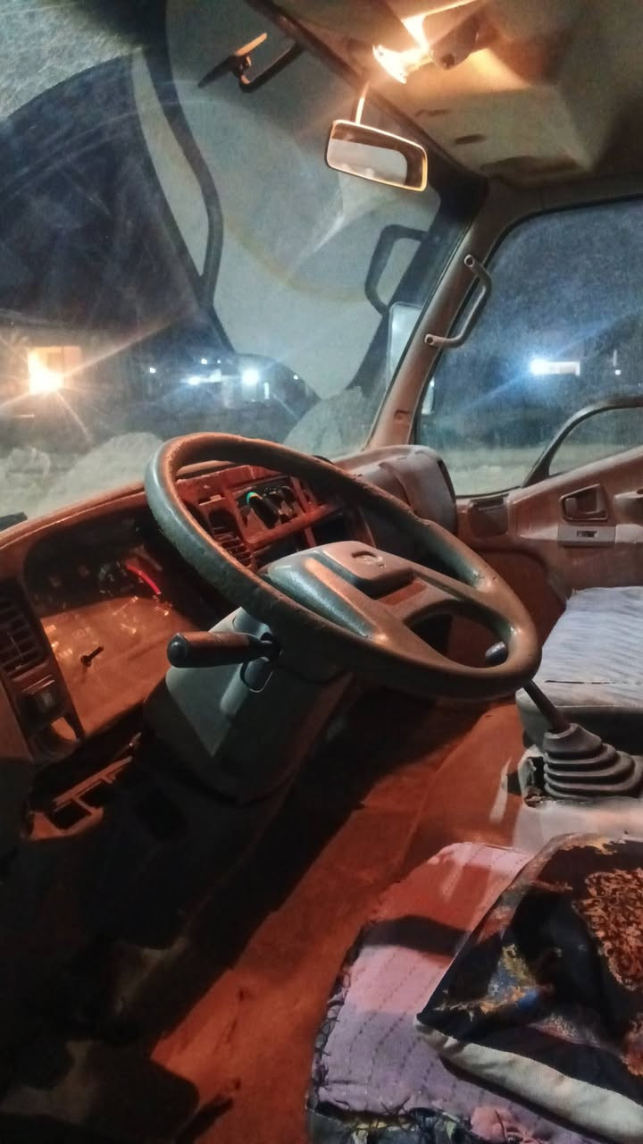 اعيد النشر بسبب الوعود الكاذبه
تنويه دينه تيوتا اصل 
قماره كنتر مستيبوشي وبدي كنتر مستيبوشي 
جيات فيت وعدل
طول البدي 4/500
مكينته بيه ضعف 
سنويته منته 2023
***********مكان الناصريه 
قضاء الغراف
