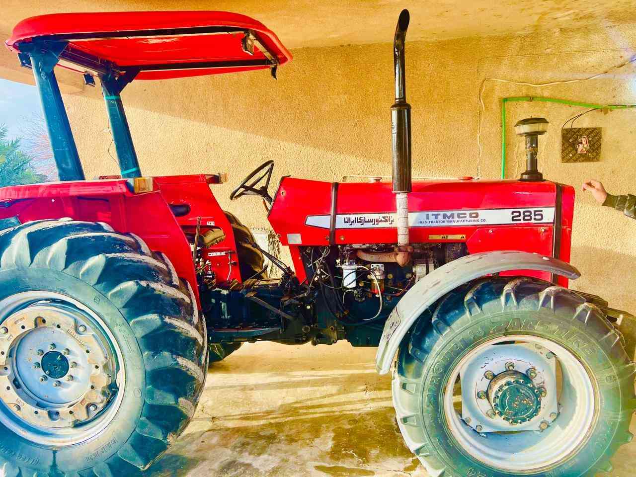 تركتر للبيع ايراني 2013  جديد رقم اربيل محرك اكسل هودرليك كهربائيات كله شرط الفحص  المكان الشرقاط قرية الطالعة السعر مال بيع  وباقي التفاصيل اتصل ***********
