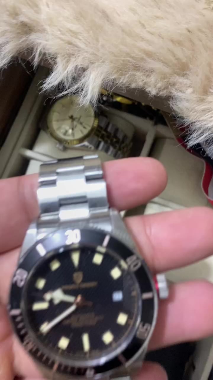 ساعات مستخدمة اصلي لبيع شلعه كلهن 
مهتم يجي خاص ويقيم سعرهن


**إذا كنت صاحب هذا الإعلان وتريد حذفه لأي سبب، رجاءا أرسل رسالة إلى الدعم الفني**