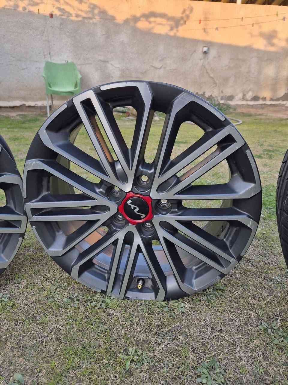 ويل كب فورتي جيتي لاين موديل ٢٣ امريكي اصلي للبيع
سعر ٣٥٠ قفل  بس واحد منهن بي تاير جديد للامانه بس تاير مشتري ٥٠ الف ابيعهن شلع تخم ويل وتاير واحد  واحد منهن بي تصليح كلش بسيط مكاني بغداد رقمي ***********
