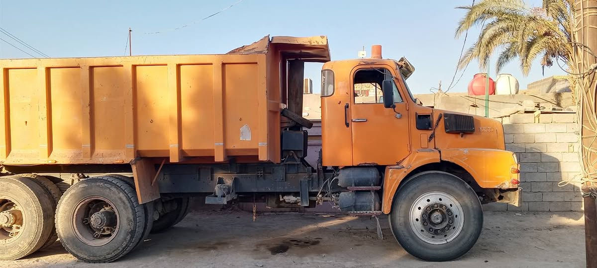 السلام عليكم فالفو 82 للبيع مكينة جي 10 لاتبخير ولاتنقيص مكفولة من كلشي رقم ذي قار جديد سيارة جاهزة للعمل العنوان ديوانية ‏‪***********‬‏
