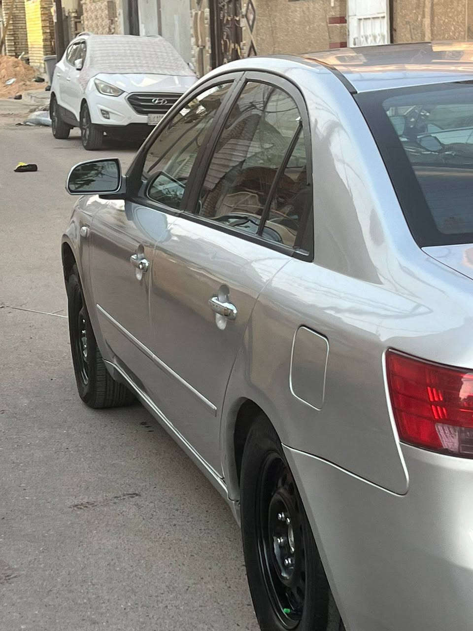 السلام عليكم 
‏ سوناتا موديل 2007وارد كوري 
‏محرك 4سلندر  2000دوش مامفتوح 
‏بدون ضرر لغود شواصي سليمات
‏مصبوغة عام 
‏مكينة كير صدر تدفئ تبريد شغاله
‏ رقم بغداد الإنكليزية  سنوية بأسمي 
‏السعر ٨٦ مكلف بالنشر أي استفسار 
‏الاتصال على الرقم
‏مكان السيارة بغداد الحرية
‏‪***********‬
