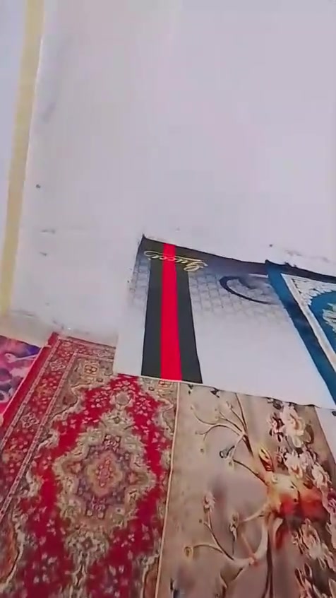 سلاام علايكم عندي بيت لبيع حواسم ١٠٠متر بيت كامل ونضيف بس تكعد بي كبل بل زعفرنيه وراه جمع صدرين وليحب يتصل هاذا رقمي ***********
