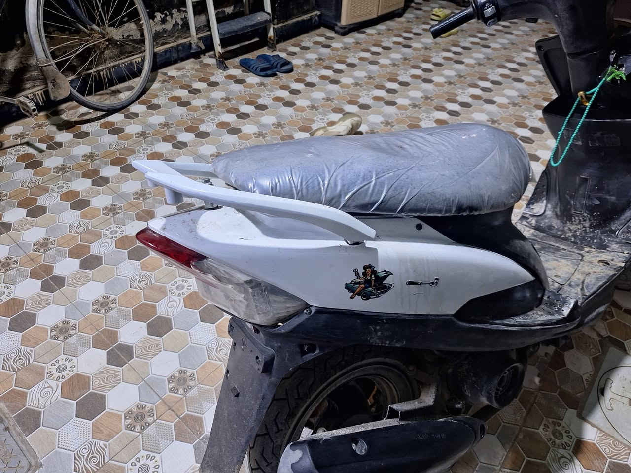 سلام عليكم كفرات ماكس عدلة لونين الابيض هنة او الاسبايدر 20انضاف حيل او السود ٢٠ بدون السبايدة هم انضاف حيل مكاني ديالى بعقوبة الرحمة رقمي ***********
