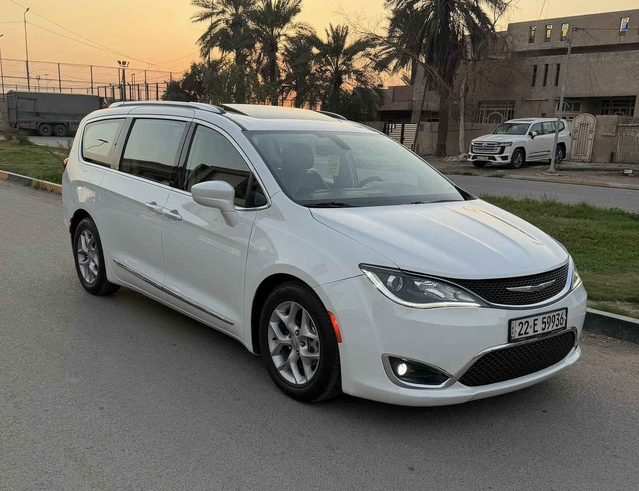 السلام عليكم
رمضان كريم عليكم 
باسفيكا 2018 كلين تاتيل 
محرك 3600 بانزين اصلي
دبل بنوراما كير ماوس 
أبواب كهربائية جنطه كهربائية 
بردات وسطيه وخلفية 
حساسات خلفية سايد بريك كهربائي. 3 شاشات وسماعات اصلية ماشيه 70 الف 
بعد بيه هوايه مواصفات 
سياره كلين كفاله عامه من الصبغ وبارد 
مكان سيارة بغداد جميلة 
السعر 205 ورقة 
***********
