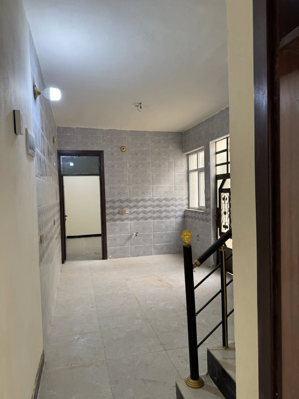 دار للبيع مساحة 100 متر الموقع حي الشرطة قرب جامع الشكور بناء حديث طابو زراعي سند 25 صرف للاستفسار اكثر ***********
