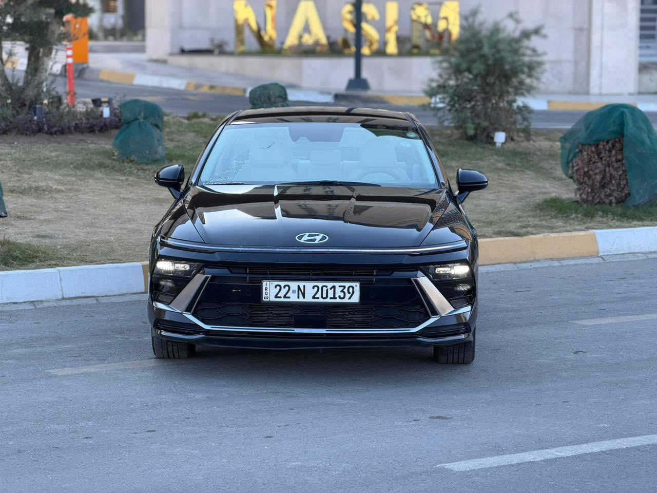 للبيع
✌🏻
سوناتا الشكل الجديد  مرقم اربيل هزه وفحص وترقيم جديد تحويل مباشر للمشتري السيارة فئة Sel
تجي فول عدا البنوراما . وارد امريكي بيها 
بيها طخة بسيط بالبنيد فقط ومصلحه نفسه ليبل واحد السيارة كلها
بدون دواخل بدون ايرباك 
جميع الايرباكات سليمة 
محرك 2500 المرغوب 
دشبول الكتروني متصل مع شاشة كاملة
كشن كهربائي  + تدفئة كشنات 
بصمة تشغيل + تشغيل عن بعد + البوب بصمة . 
رادار امامي + خلفي +  جانبي 
تحديد مسار + قيادة آليه 
اوتو هولد + اطفاء ذاتي 
لد نهاري + بك لايت لد 
لايت زينون عالي ناصي 
داخل السيارة لونين ابيض مطعم باسود
كامرا خلفية دواره تدعم كار بلي
تبريد بيانو شاشة منفصل 
أنظمة قيادة متعدده 
كيرها تعليك
سايد بريك بصمة
-----
205 ورقة سعرها 
بغداد المنصور 
واتساب او الاتصال عالرقم
***********
