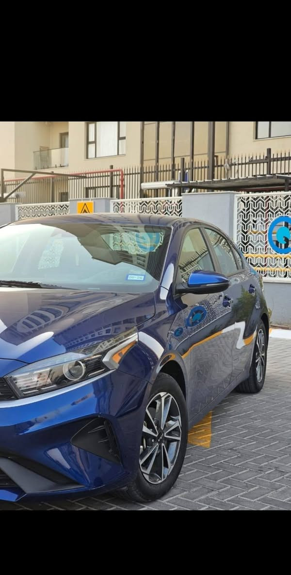 كيا فورتي 2024 ماشية 26 mi
السيارة نضيفة جدا وبدون نقص برغي اني رقمتها ع ايدي
المواصفات / نص فول رادار جانبي وخلفي وامامي واشاير بالمري 
بجم كبس حادثها جانبي فقط
السيارة تعمل بنظام الغاز والبانزين ضايفلها منظومة غاز وبعدها داخل ضمان الشركة صيانة مجاناً لمدة سنة 
رقم بغداد بأسمي تحويل مباشر 
صور الحادث مرفقة 
السعر 155 وبيها مجال بسيط
ملاحظة / السيارة عليها غرامات 10 ورقات تنكص من فلوس السيارة 
للاستفسار/ *********** متوفر واتساب
مكاني/ بغداد العامرية 
ترهم مراوس حسب القناعة.
