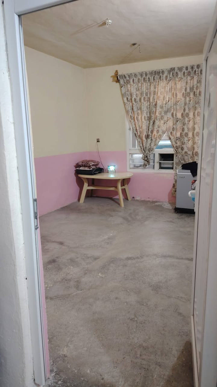 بسم الله الرحمن الرحيم
للبيع بيت مساحه 160متر طابو زراعي  سنه 25 طابق واحد كامل جديد  غرفه غرفه غرفه النوم واستقبال وصاله ومطبخ وصحيات وكراج سياره  العنوان بعقوبه تقاطع الساده منطقه حي العبور قرب مدرسه الظفر سعر ب 70 وفي مجال ***********
ابوسيف
