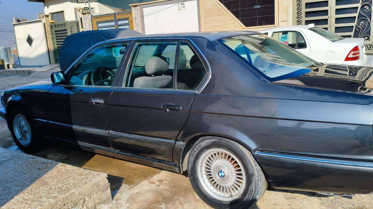 بي ام ٧٣٠ موديل ١٩٩٠ بدون صبغ   محرك و كير شرط تدفئه  تبريد شرط طخم جديد  سعرها ٥٢وبيها مجال
سيارة جاهزة ما بيها مصرف دينار 
*********** مكاني موصل ايسر
ما متواجد فيسبوك فقط اتصال
