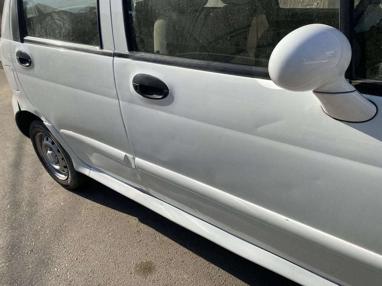 كيو كيو موديل 12 سياره نظيفه وجاهزه مكانها بغداد البنوك سعر 35 وبيها مجال
***********
