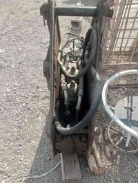 حفاره مع نقار للبيع السعر 70وبيهه مجال الرقم 07717030341