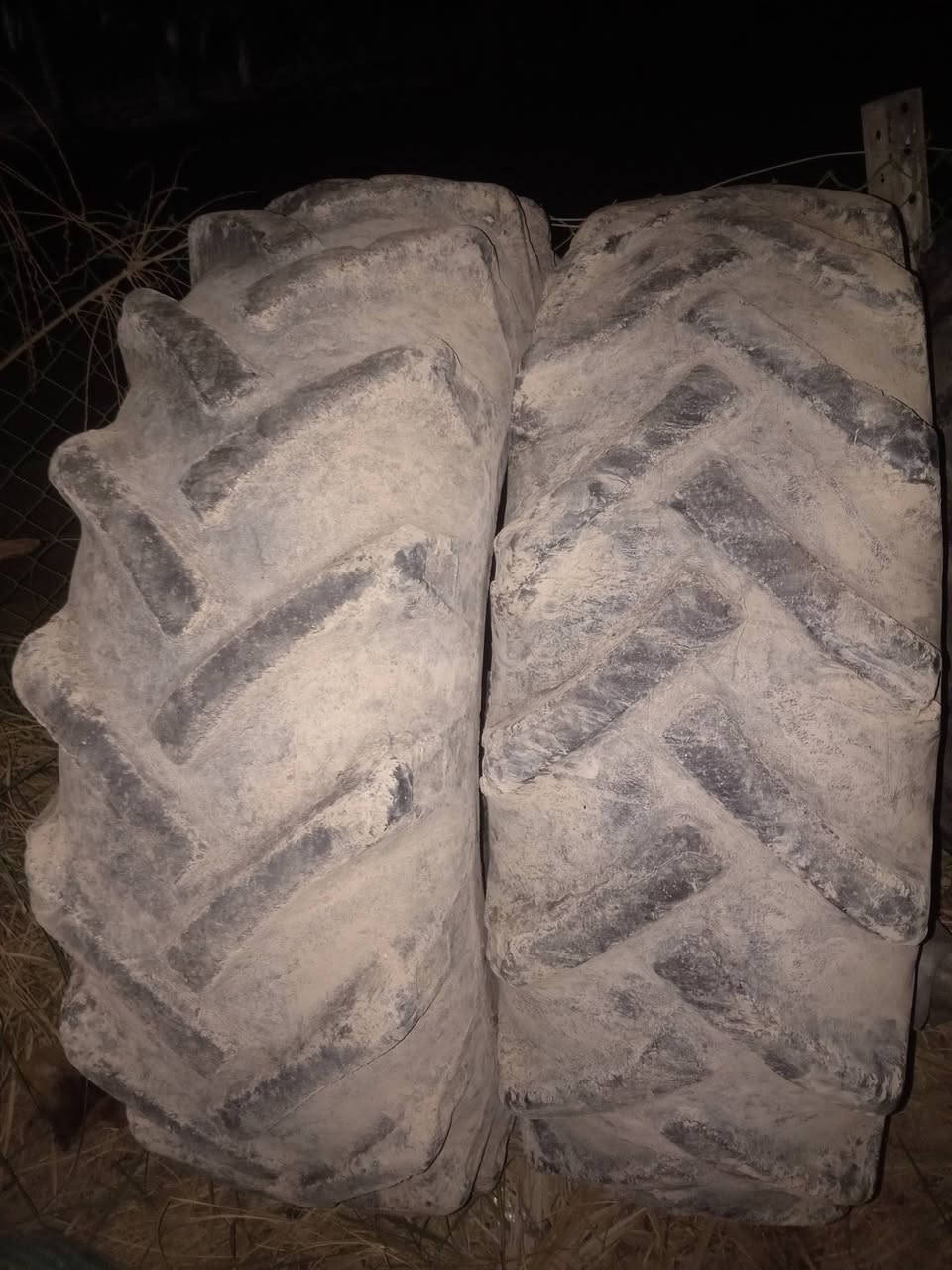 سلام عليكم زوج تايرات للبيع هنه ول جوابه الحجم 30عله 16 ماني ميسان كحلاء ***********
