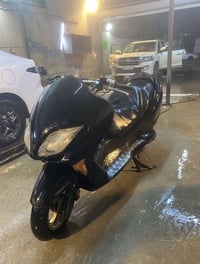 دراجة فورزا 08 نضيفة مكينة شلعة معدل وين ماتريد اطلع بيها  مكاني بغداد...