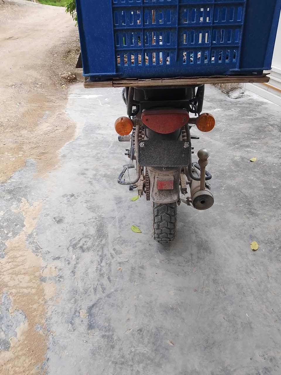 سلام عليكم دراجه للبيع موديل 20 إتصال على هذا رقم ***********
