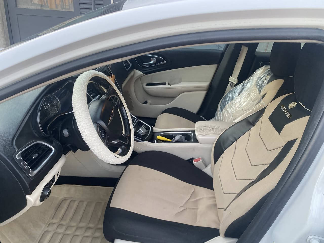 C200 2016
ادوات .. أدوات مكفولة عشاير ، انتربول ، ضربة .
سيارة نظيفة ماتحتاج شي ماعدا دبلات الخلفية وبيهه ضربة بالباب الخلفي موجودة ع حالها ..
- بصمة .
- تحكم ستيرن جهتين .
- كامرة خلفية .
- محرك 2400/ 4 سلندر
-كشن السائق كهربائي والثاني ميكانيك .
- تبريد يثلج .
- مكينة وگير فول .
سيارة نظيفة ومكفولة من الگص و الضربات بيهه تكحيل و صبغ كارت .

السعر 65 وبيهه مجال - البصرة


**إذا كنت صاحب هذا الإعلان وتريد حذفه لأي سبب، رجاءا أرسل رسالة إلى الدعم الفني**