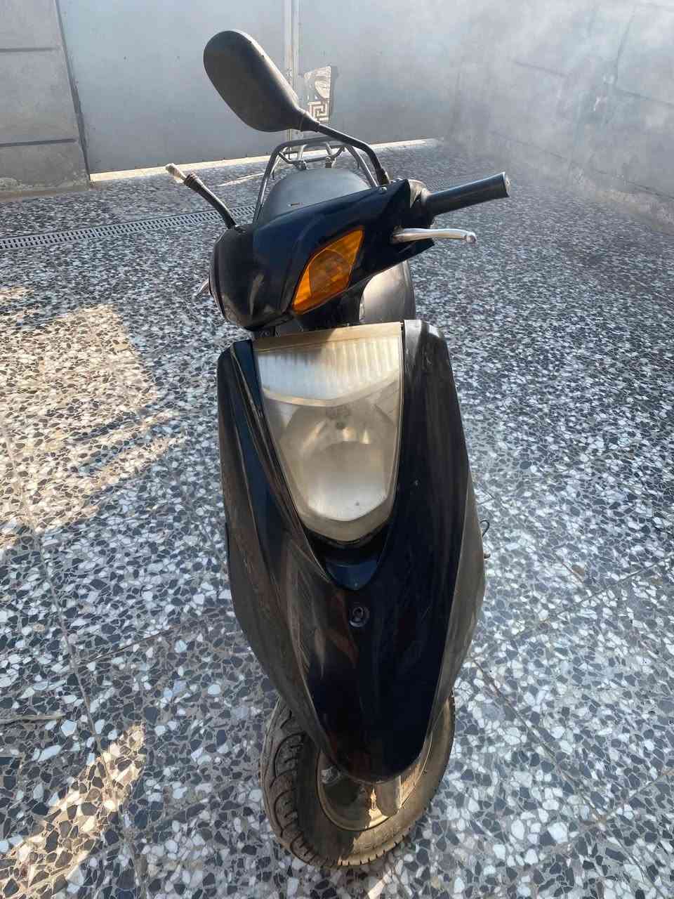 سلام عليكم دراجه بريز بس كفرات تجاري باقي كله اصلي مجفته قبل شهر البارحه وكفت عدي ابيعه عله طفيته هندر سلف شغال كله بلادي سعر ٣٠٠ مكاني بغداد الشعب ***********
